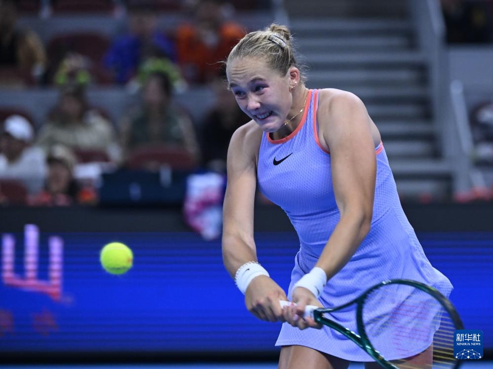 容的背后故 容的背后故